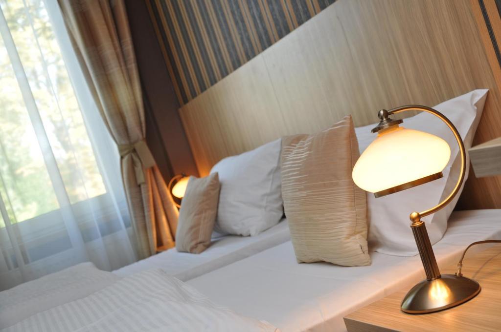 Aviator Hotel Restauracja & Spa Pabianice Luaran gambar